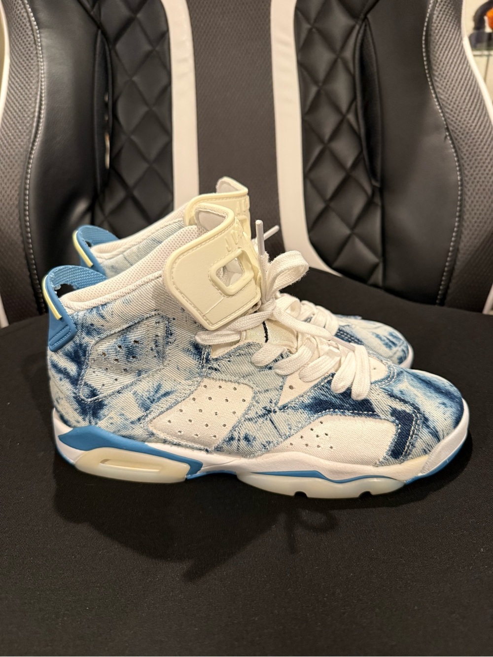 Size 8W / 6.5Y - Jordan 6 Retro “Washed Denim” 2022 GS